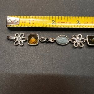 Women’s bracelet flower & stones